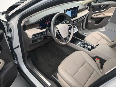 Used 2024 Lincoln Corsair Reserve FWD image 5