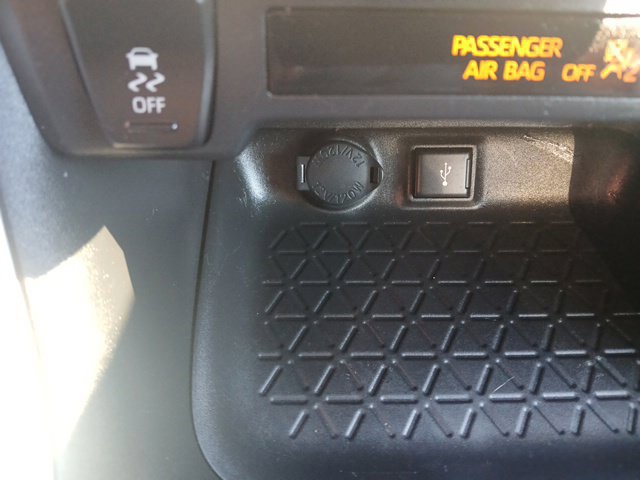 Used 2021 Toyota RAV4 LE FWD image 21