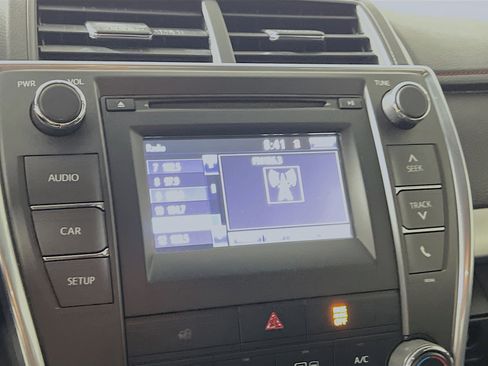 Used 2015 Toyota Camry SE FWD image 27