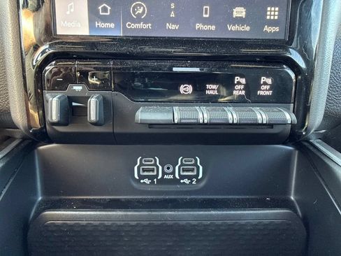 Used 2024 RAM 3500 Big Horn w/ Sport Appearance Package AWD/4WD image 24