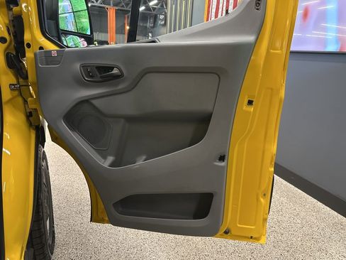 Used 2019 Ford Transit 250 148 High Roof Extended image 9