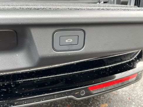 New 2025 Land Rover Range Rover SE image 20