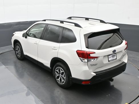 Used 2021 Subaru Forester Premium AWD/4WD image 35