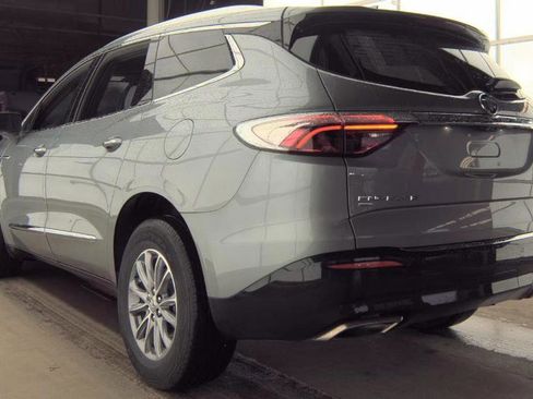 Used 2023 Buick Enclave Essence AWD/4WD image 4