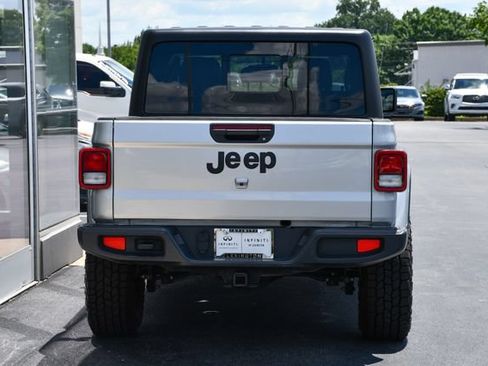 Used 2023 Jeep Gladiator Sport AWD/4WD image 8