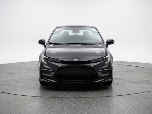Used 2025 Toyota Corolla LE FWD image 2