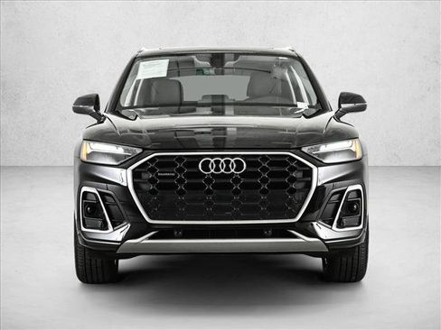 Used 2023 Audi Q5 2.0T Premium w/ Convenience Package AWD/4WD image 2