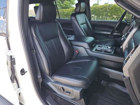 Used 2021 Ford Expedition XLT RWD image 16