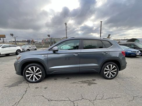 Used 2022 Volkswagen Taos SE image 5