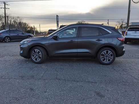 Used 2020 Ford Escape SEL image 2