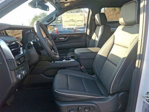 New 2026 GMC Yukon XL Elevation image 9