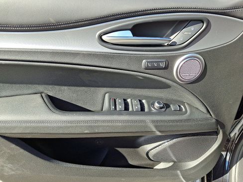 New 2025 Alfa Romeo Stelvio Sprint image 8