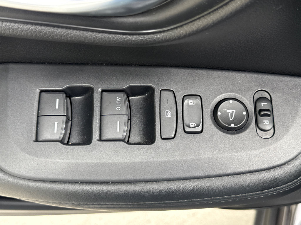 Certified 2025 Honda HR-V LX image 15