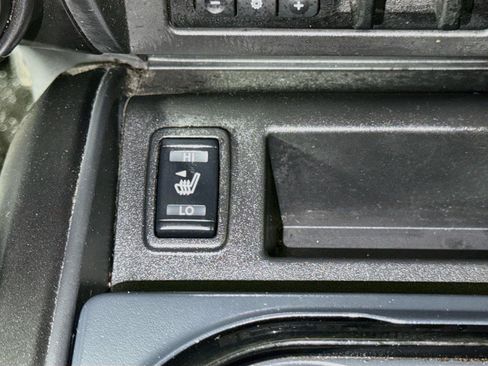 Used 2021 Nissan Titan PRO-4X w/ Pro-4x Convenience Package AWD/4WD image 19