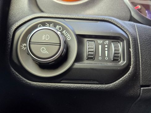 Used 2021 Jeep Gladiator Mojave AWD/4WD image 28