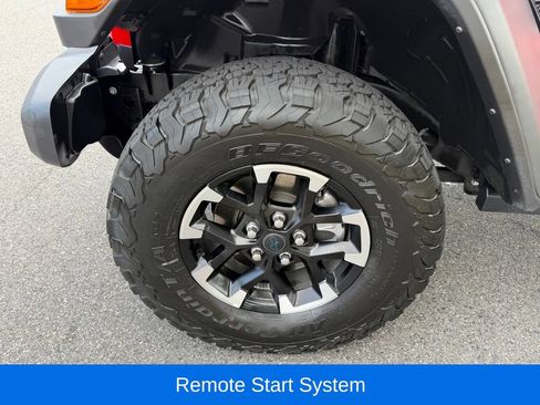 Certified 2025 Jeep Wrangler Unlimited Rubicon 4xe w/ Convenience Group AWD/4WD image 13