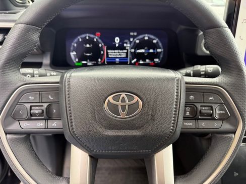 Certified 2026 Toyota 4Runner Limited AWD/4WD image 36