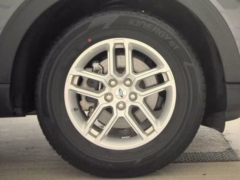 Used 2025 Ford Explorer Active AWD/4WD image 22