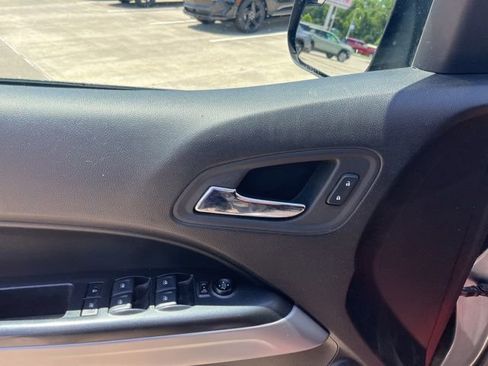 Used 2022 Chevrolet Colorado LT w/ LT Convenience Package AWD/4WD image 13