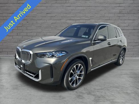 Used 2025 BMW X5 xDrive40i AWD/4WD image 1