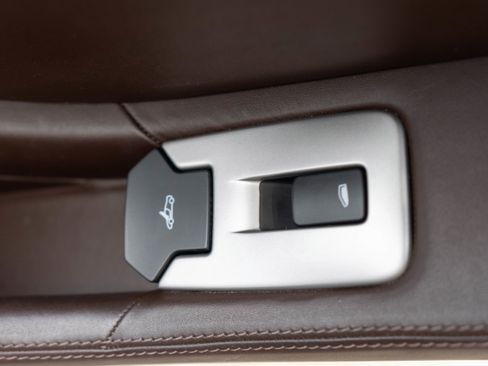 Used 2015 McLaren 650S Spider image 29