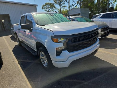 Used 2024 Chevrolet Silverado 1500 Custom image 2