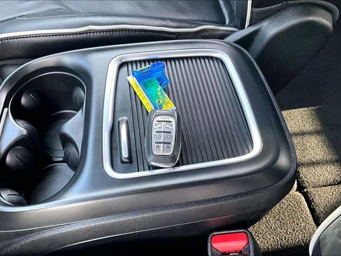 Used 2020 Chrysler Pacifica Limited w/ S Appearance Package image 34