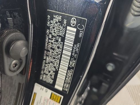 Used 2019 Toyota Prius XLE image 10