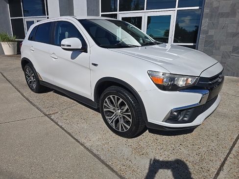 Used 2018 Mitsubishi Outlander Sport ES image 2