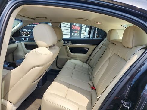 Used 2014 Lincoln MKS w/ Equipment Group 101A FWD image 30