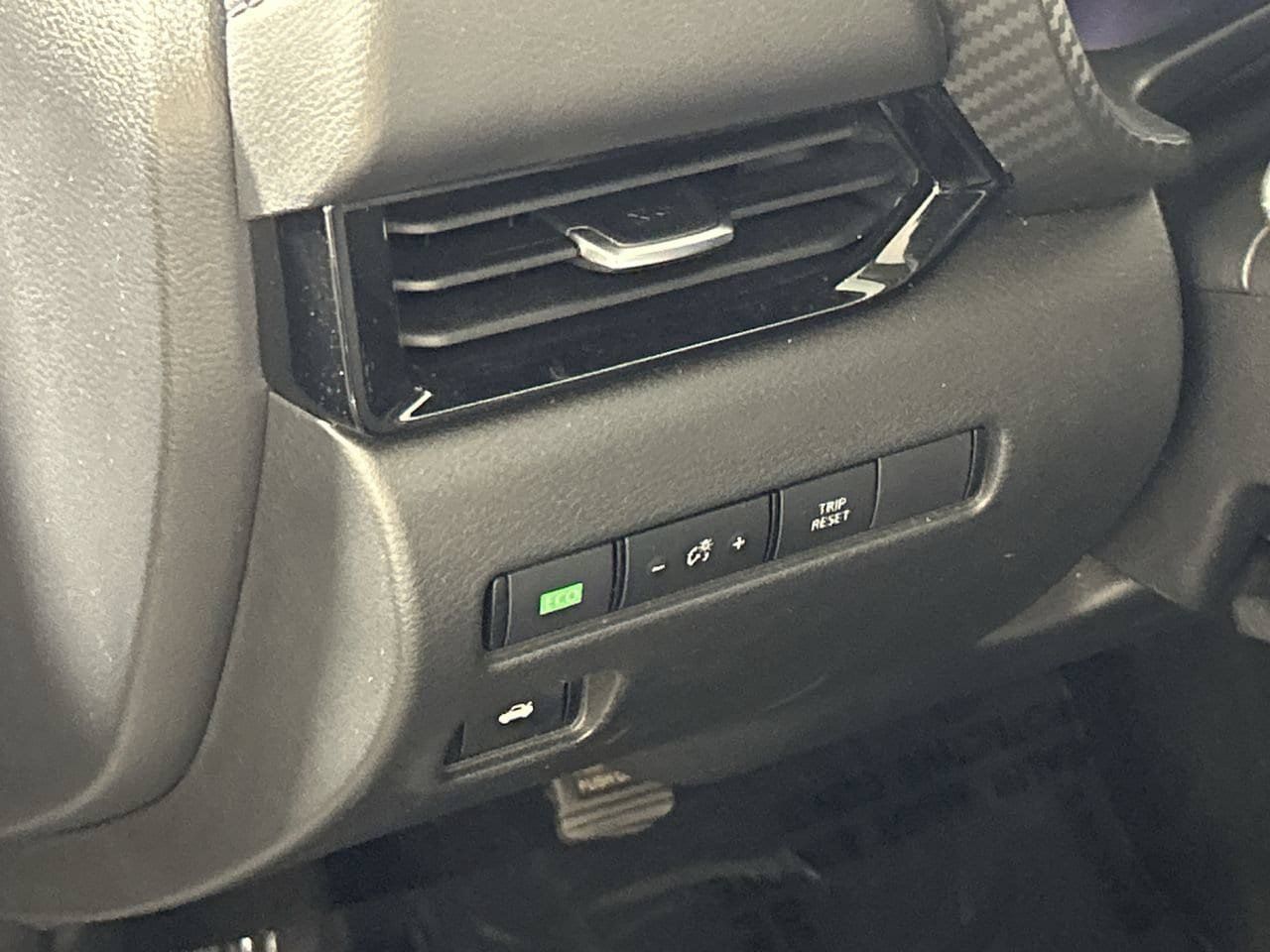 Used 2024 Nissan Sentra SV FWD image 13