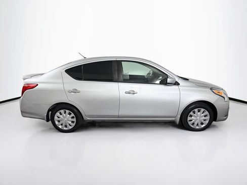 Used 2016 Nissan Versa SV FWD image 10