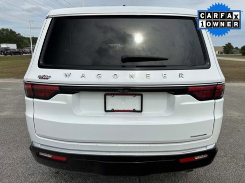 Used 2024 Jeep Wagoneer Series II w/ Flexible Seating Group RWD image 5