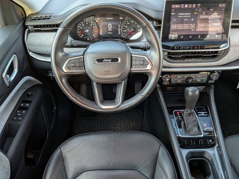 Used 2022 Jeep Compass Latitude w/ Sun and Sound Group image 33