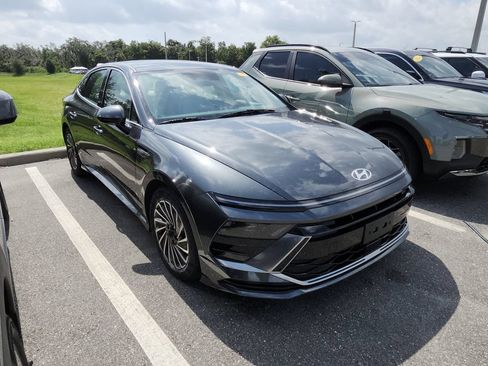 Certified 2025 Hyundai Sonata SEL FWD image 1
