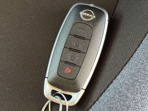 Used 2025 Nissan Versa SV FWD image 23