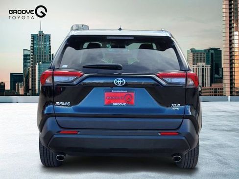 Used 2024 Toyota RAV4 XLE w/ Weather Package AWD/4WD image 4