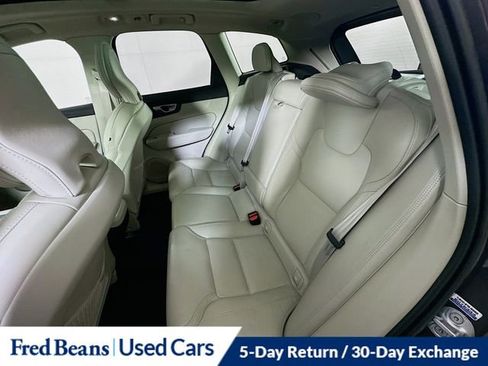 Used 2023 Volvo XC60 B5 Ultimate w/ Climate Package image 27