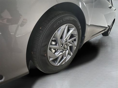 Certified 2024 Hyundai Elantra Blue image 6