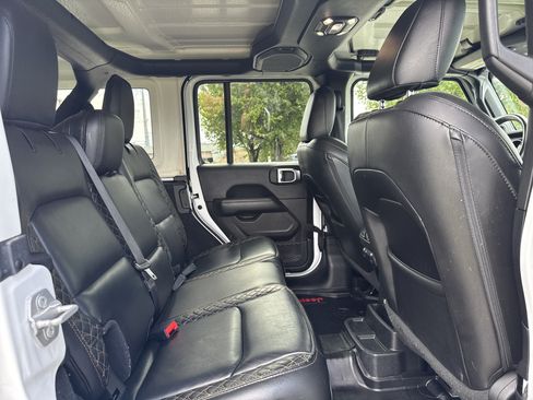 Used 2023 Jeep Wrangler Unlimited Sahara AWD/4WD image 24
