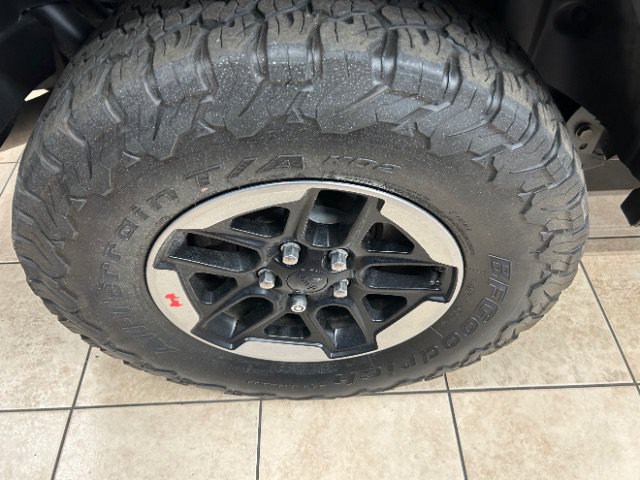 Used 2019 Jeep Wrangler Unlimited Sahara AWD/4WD image 18