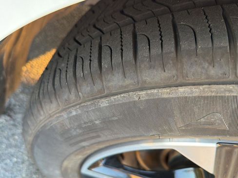 Used 2024 Nissan Sentra SV image 39