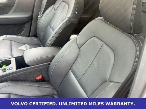 Certified 2025 Volvo XC40 B5 Core AWD/4WD image 26