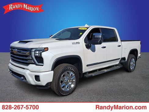 Used 2024 Chevrolet Silverado 2500 High Country w/ High Country Premium Package AWD/4WD image 1