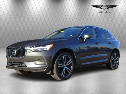 Used 2019 Volvo XC60 T5 Momentum w/ Multimedia Package