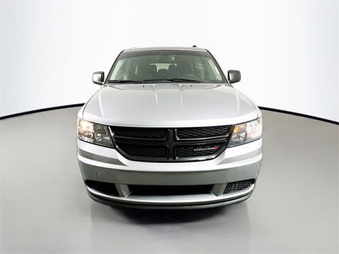 Used 2020 Dodge Journey SE w/ Blacktop Package image 2