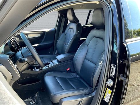 Used 2022 Volvo XC40 T5 Momentum AWD/4WD image 18