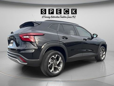 Used 2025 Chevrolet Trax LT image 5