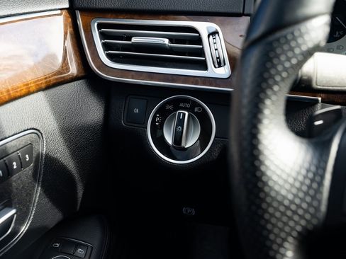 Used 2014 Mercedes-Benz E 250 BlueTEC Sedan w/ Premium 1 Package image 13