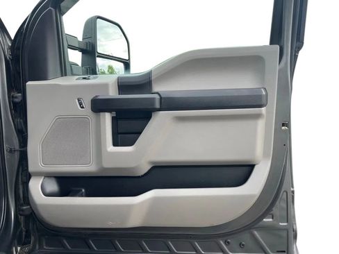 Used 2019 Ford F250 XL w/ STX Appearance Package AWD/4WD image 17